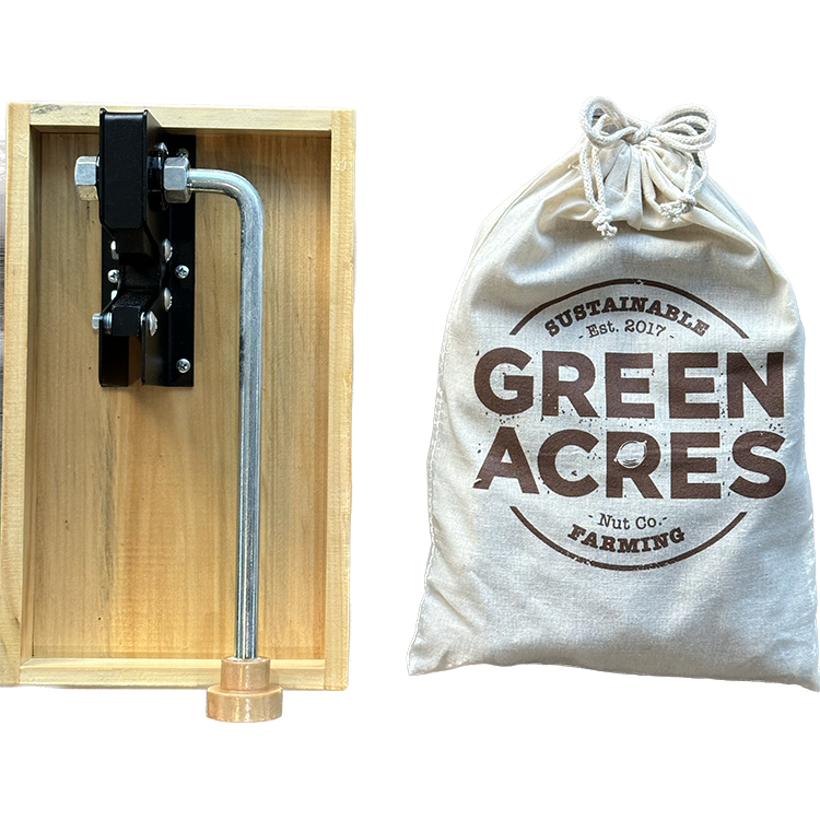 TJ’s Nutcracker and 1KG Macadamia NutsinShell