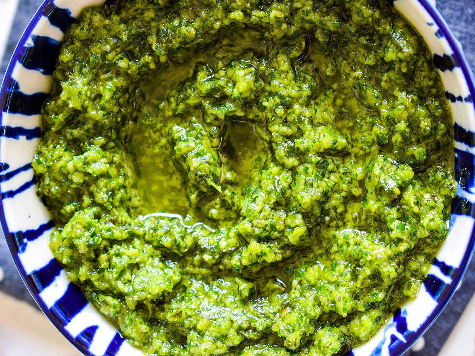 MACADAMIA PESTO