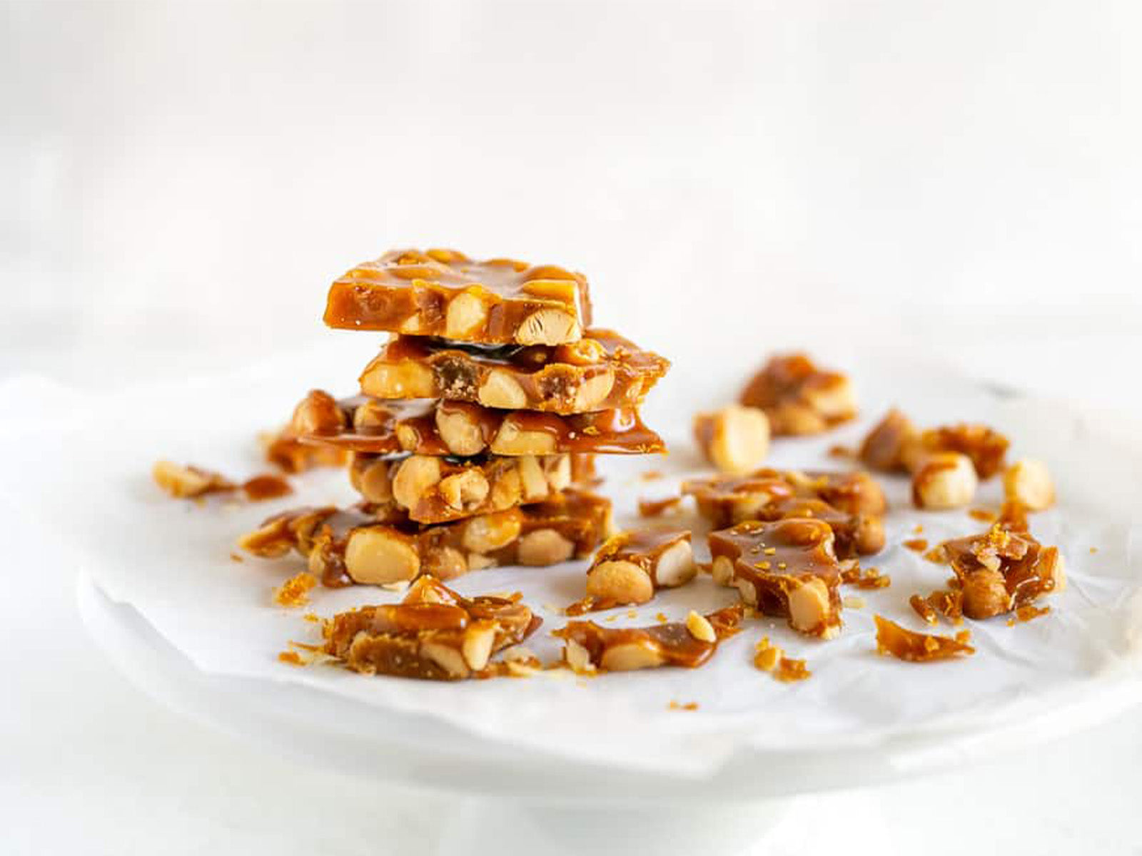 MACADAMIA NUT BRITTLE